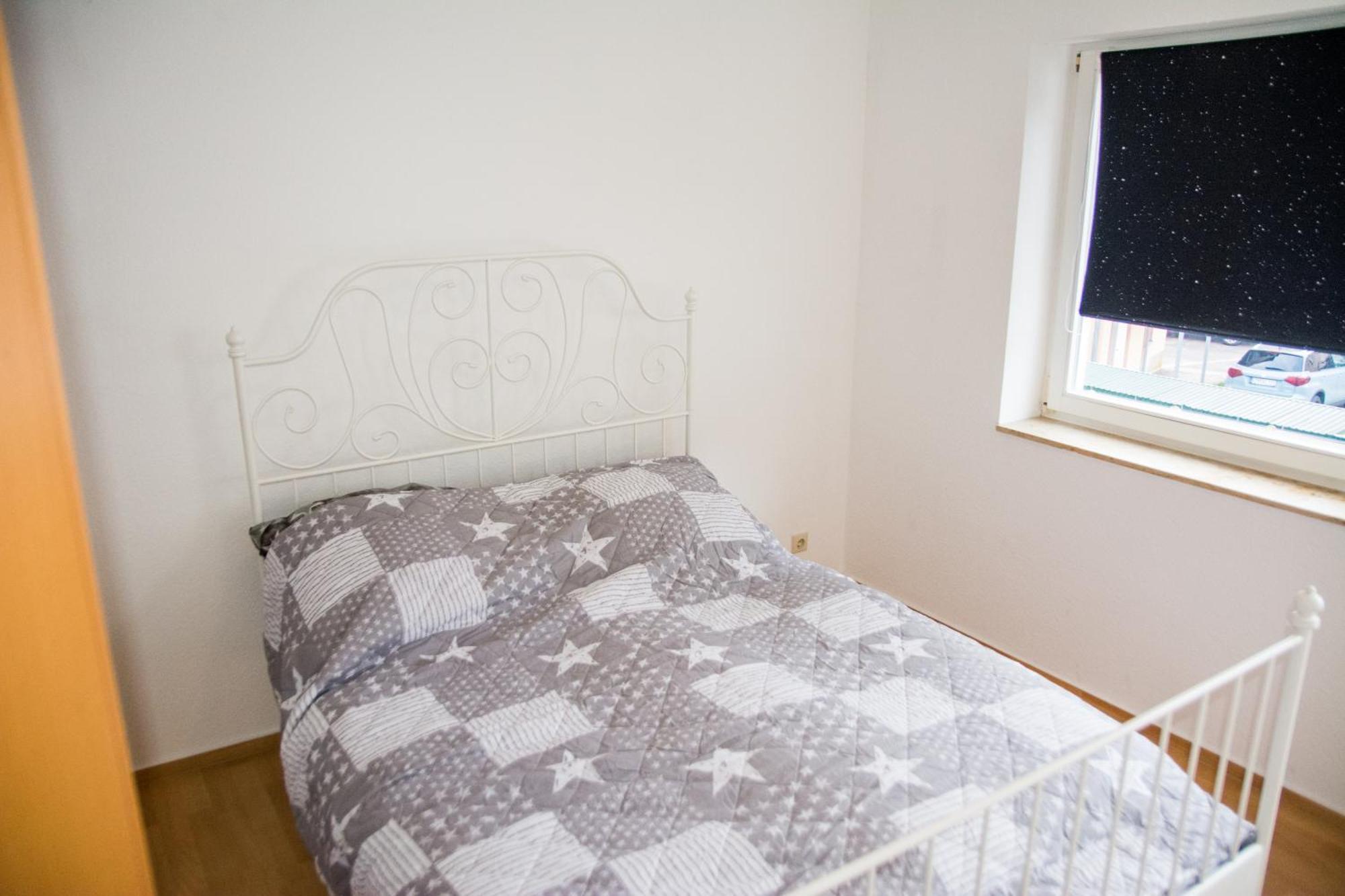 Schoene 2-Raum-Wohnung Im Zentrum Waltershausens Zewnętrze zdjęcie