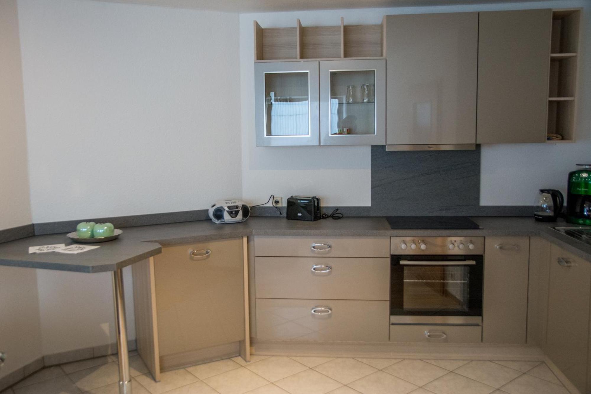 Schoene 2-Raum-Wohnung Im Zentrum Waltershausens Zewnętrze zdjęcie