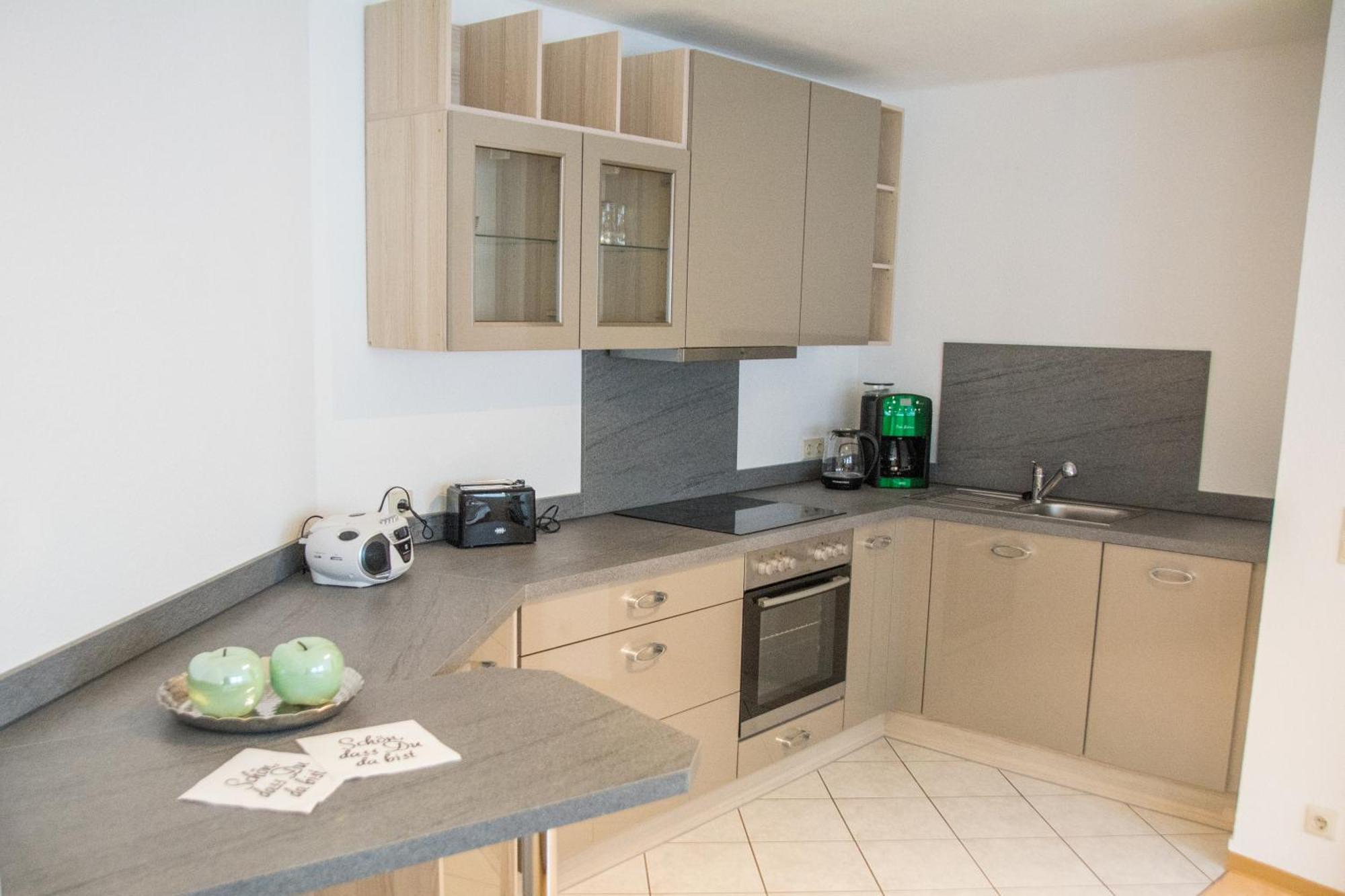 Schoene 2-Raum-Wohnung Im Zentrum Waltershausens Zewnętrze zdjęcie