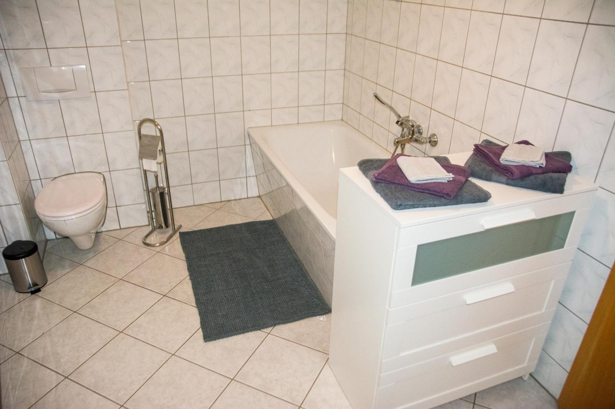 Schoene 2-Raum-Wohnung Im Zentrum Waltershausens Zewnętrze zdjęcie